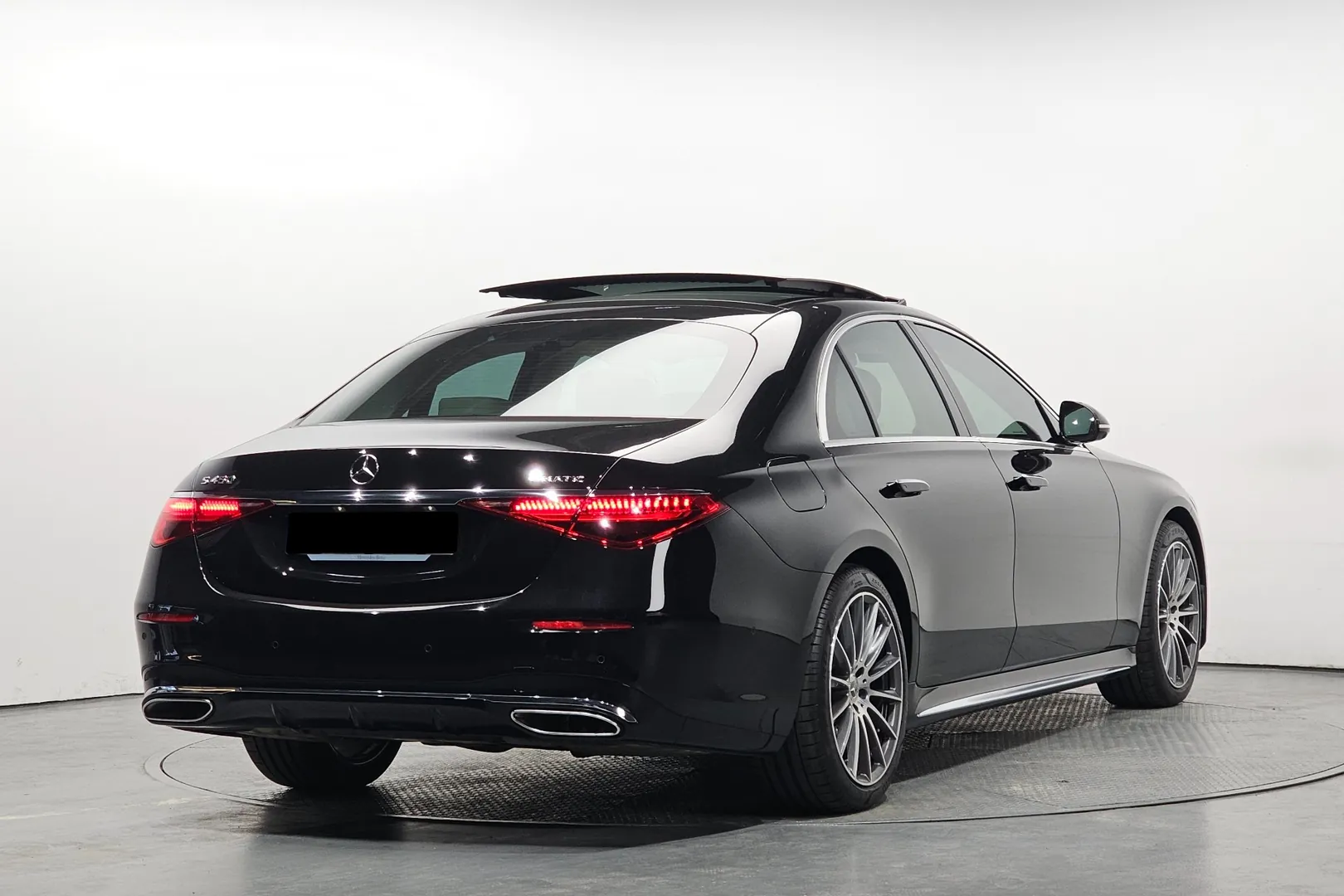 Заказать Mercedes-Benz S-Class W223 S450 4MATIC 2025 3.0 л 367 л.с Бензин с пробегом 5 573 км, Автомат, Полный привод, цвет Чёрный, поставка из Германия, доставка по РФ