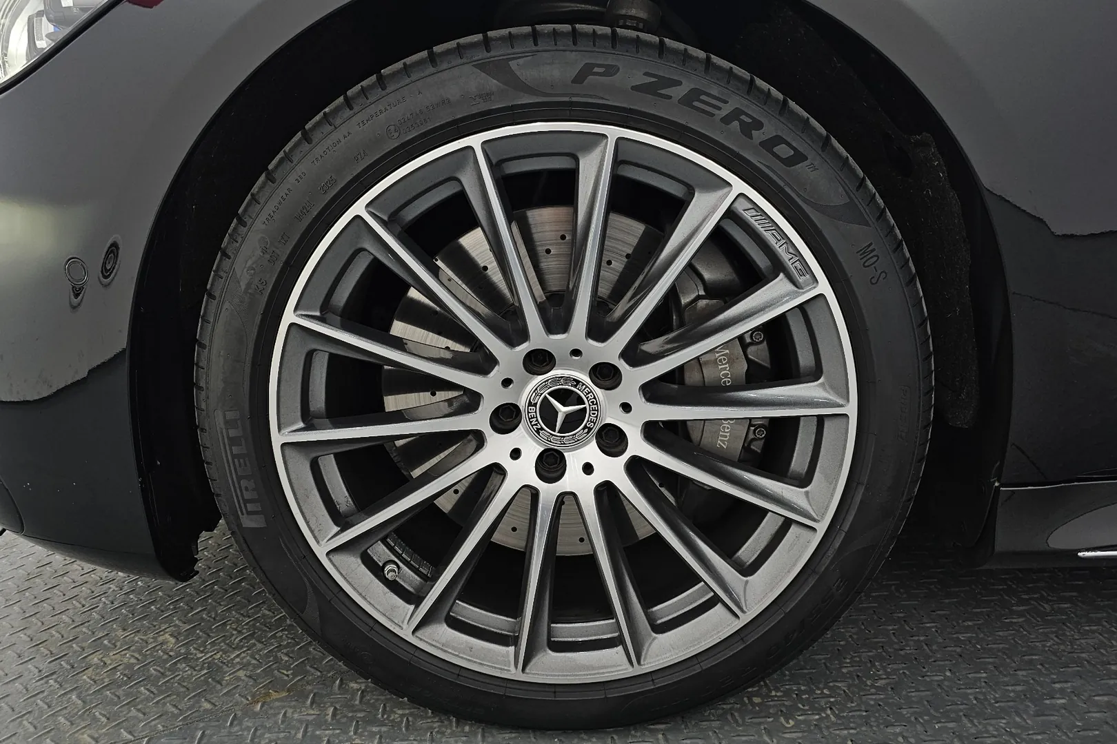 Mercedes-Benz S-Class W223 S450 4MATIC 2025 3.0 л 367 л.с Бензин, пробег 5 573 км, цвет кузова Чёрный, тип трансмиссии Автомат, привод Полный привод, из Германия