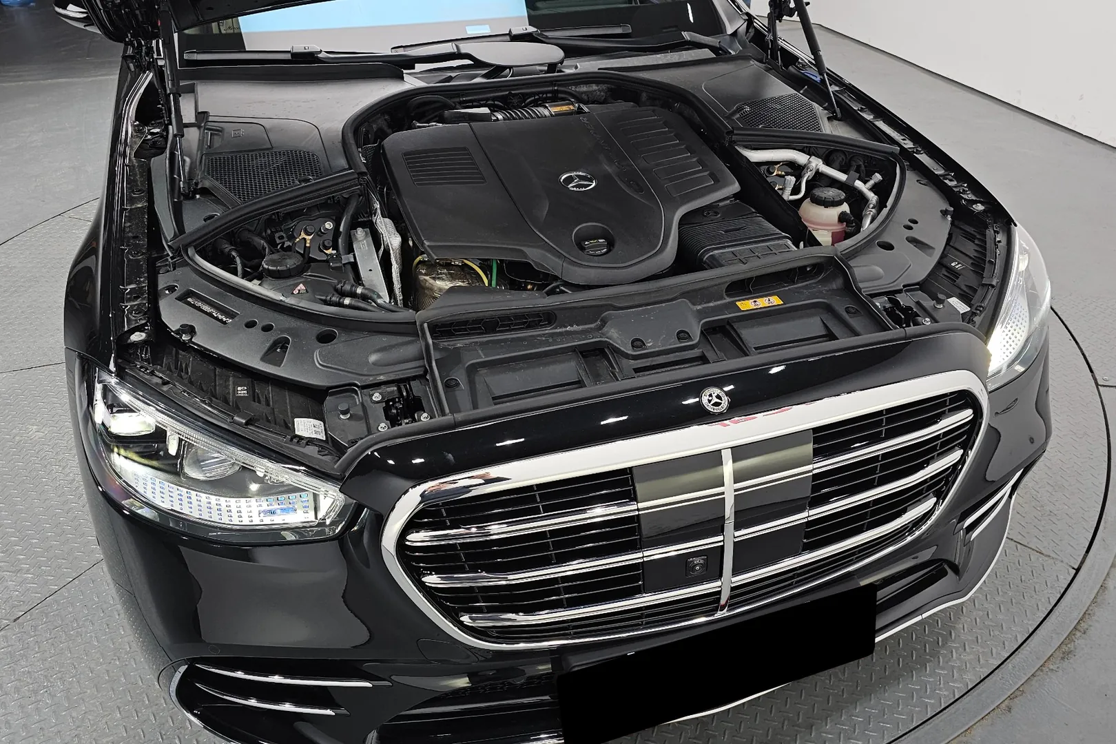 Доставка по РФ: Mercedes-Benz S-Class W223 S450 4MATIC 2025 3.0 л 367 л.с Бензин, Чёрный, пробег 5 573 км, Полный привод, Автомат, осмотр возможен в Москве