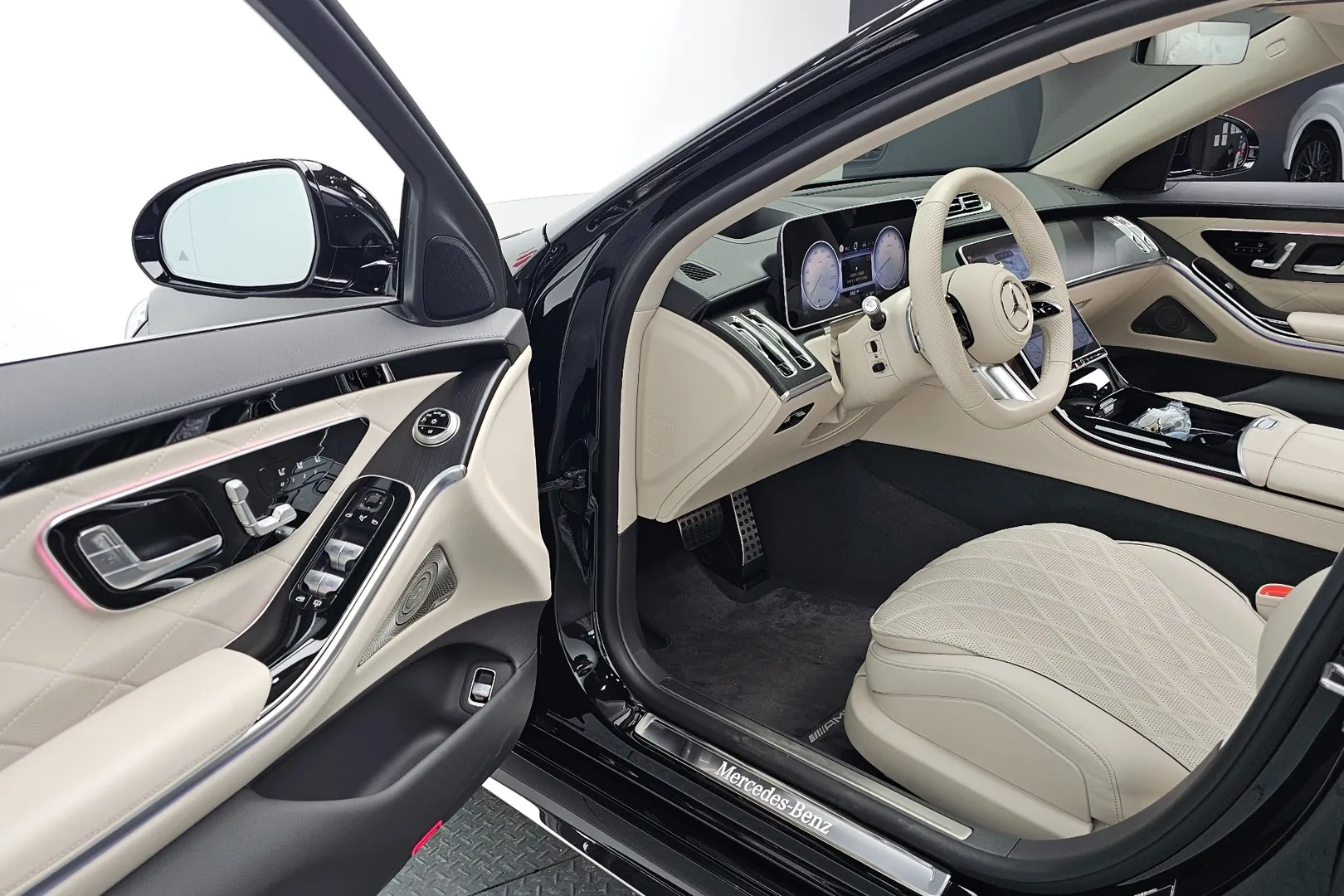 Выбор покупателей — Mercedes-Benz S-Class W223 S450 4MATIC 2025 3.0 л 367 л.с Бензин, пробег 5 573 км, Чёрный, привезён из Германия, доставка по РФ