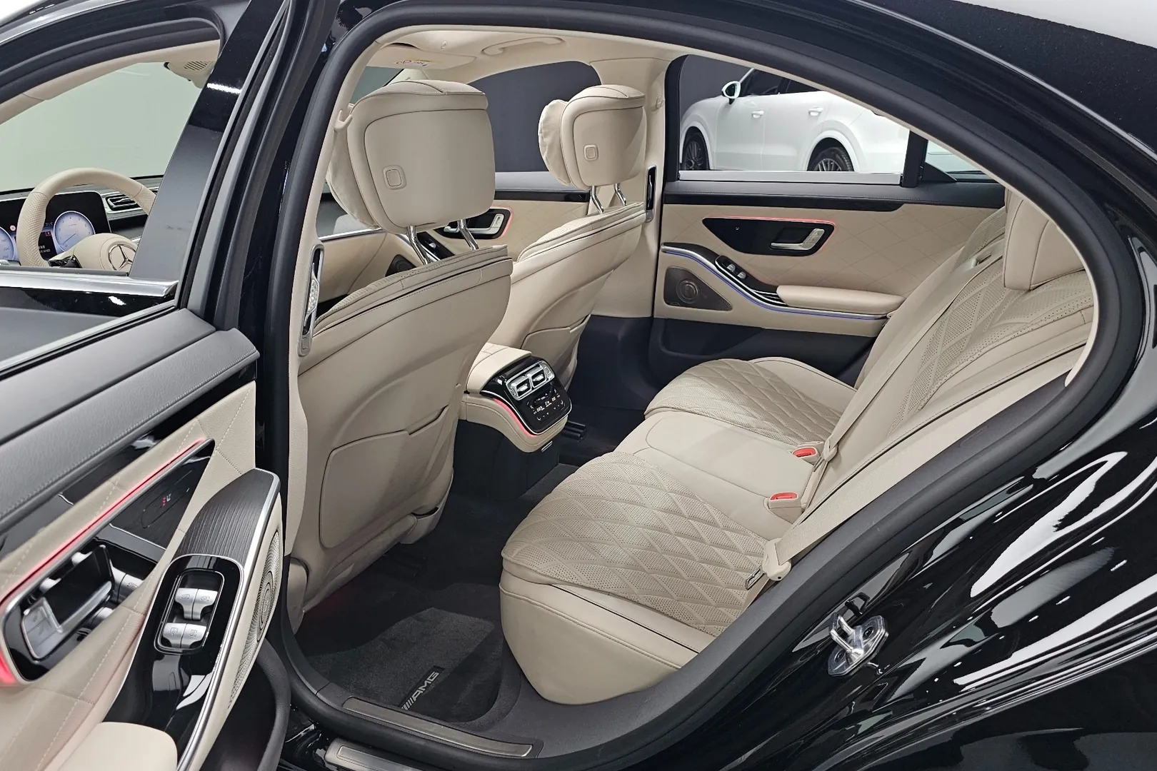 Надёжный Mercedes-Benz S-Class W223 S450 4MATIC 2025 3.0 л 367 л.с Бензин с двигателем 3,0 л, Чёрный, пробег 5 573 км, Автомат, поставка из Германия