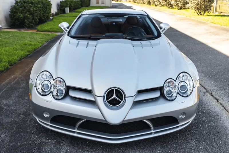 Mercedes-Benz SLR McLaren 2006 5.4 л 617 л.с Бензин, новый авто, Задний привод, Автомат, цвет Серебристый, страна-производитель — США SLR McLaren - фото 2