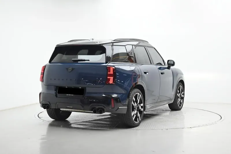 Заказать Mini Cooper S Countryman 3rd Generation ALL4 JCW First Edition 2025 2.0 л 300 л.с Бензин с пробегом 5 010 км, Автомат, Полный привод, цвет Синий, поставка из Германия, доставка по РФ Cooper S Countryman 3rd Generation ALL4 JCW First Edition - фото 3