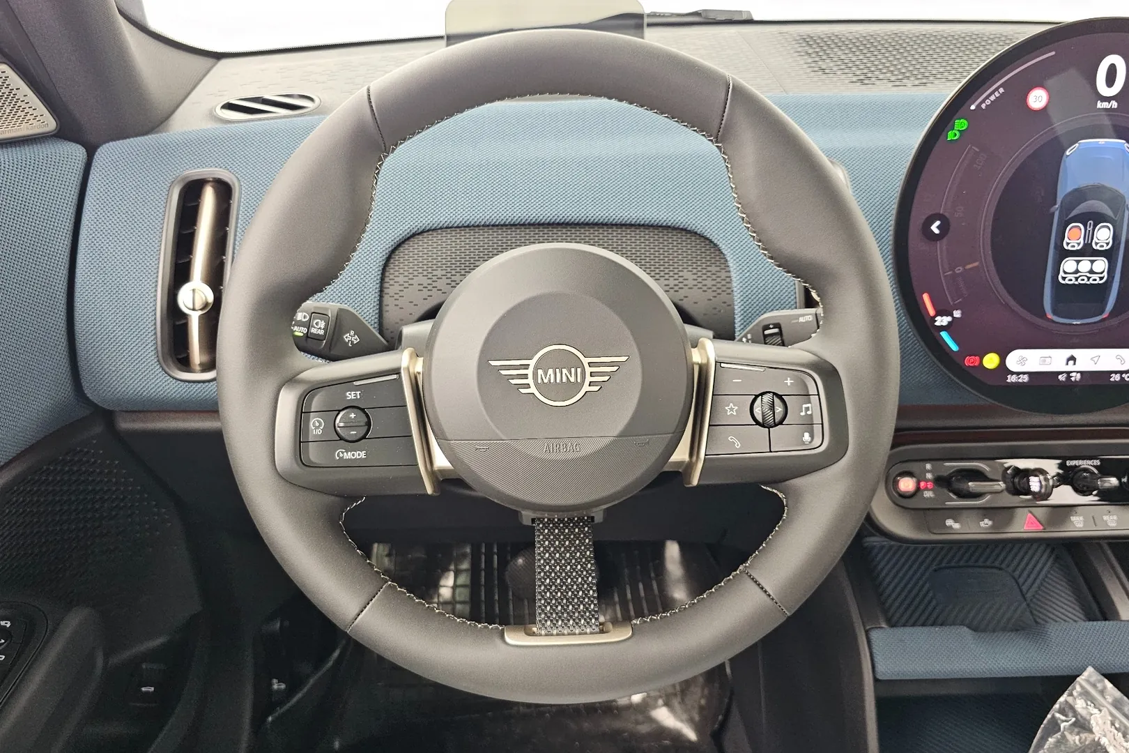 Новый Mini Cooper S Countryman ALL4 Favoured 2026 2.0 л 241 л.с Бензин: Полный привод, Синий, коробка — Автомат, привезён из Корея, доставка по регионам, фото 5