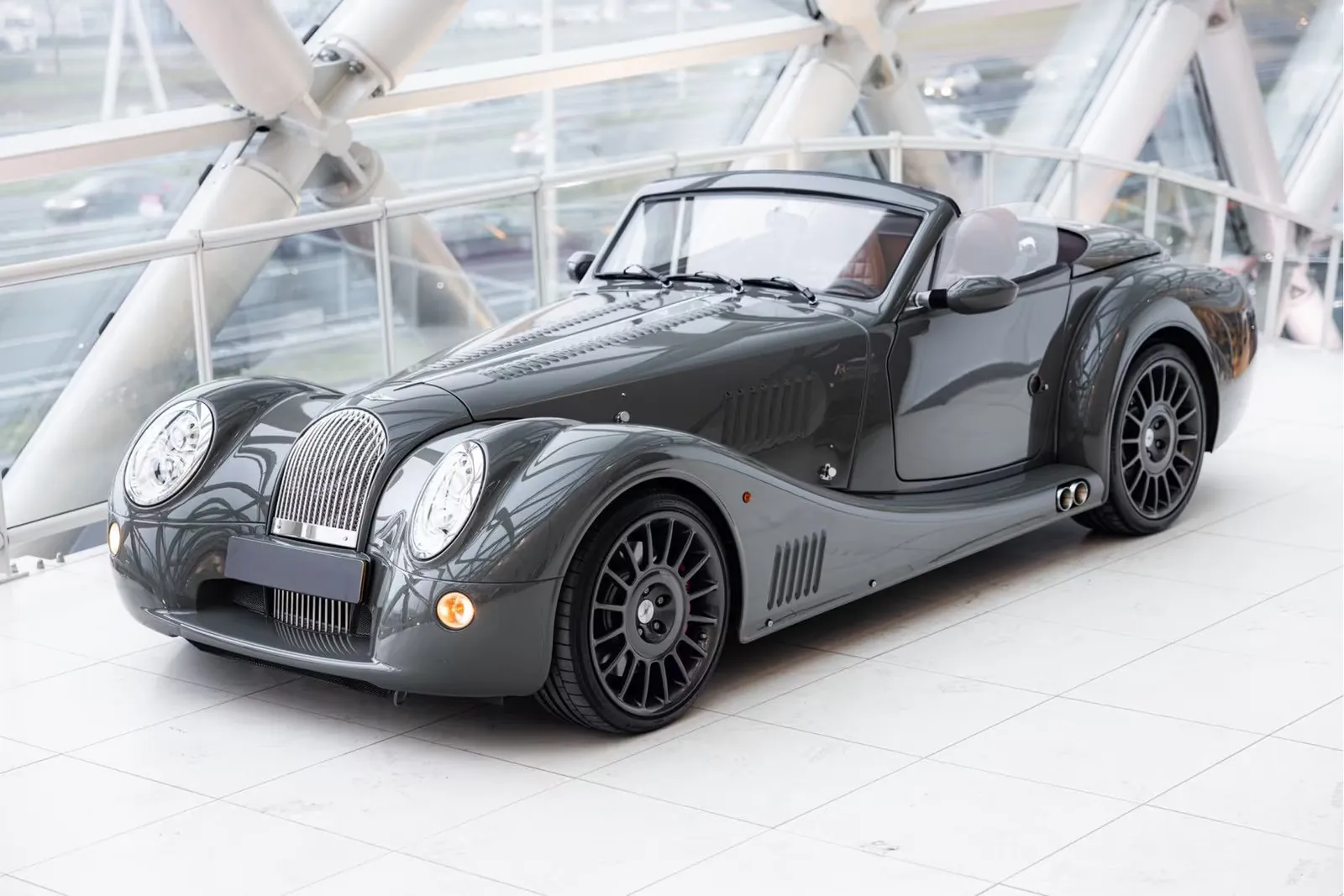Заказать Morgan Aero 8 Performance Pack 2017 4.8 л 367 л.с Бензин с пробегом 6 853 км, Механика, Задний привод, цвет Серый, поставка из Великобритания, доставка по РФ