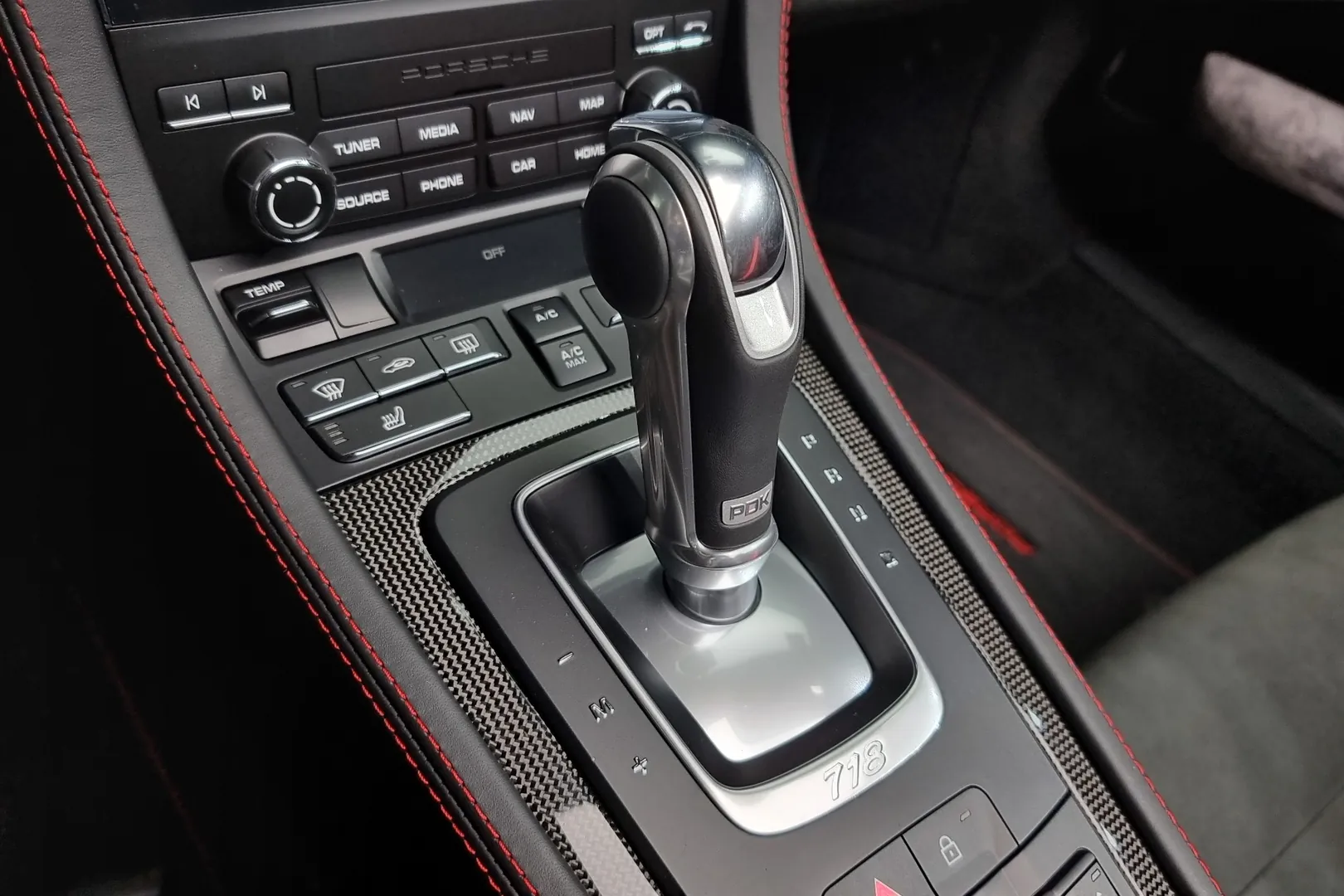 Автомобиль Porsche 718 Boxster 4.0 GTS 2024 4.0 л 400 л.с Бензин, Красный, пробег 5 991 км, производство — Германия, доставка по РФ