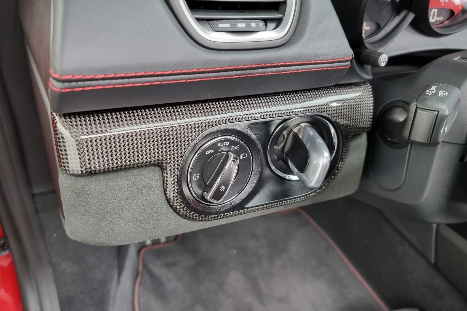 Porsche 718 Boxster 4.0 GTS 2024 4.0 л 400 л.с Бензин, пробег 5 991 км, Красный цвет, коробка Автомат, привод Задний привод, авто из Германия