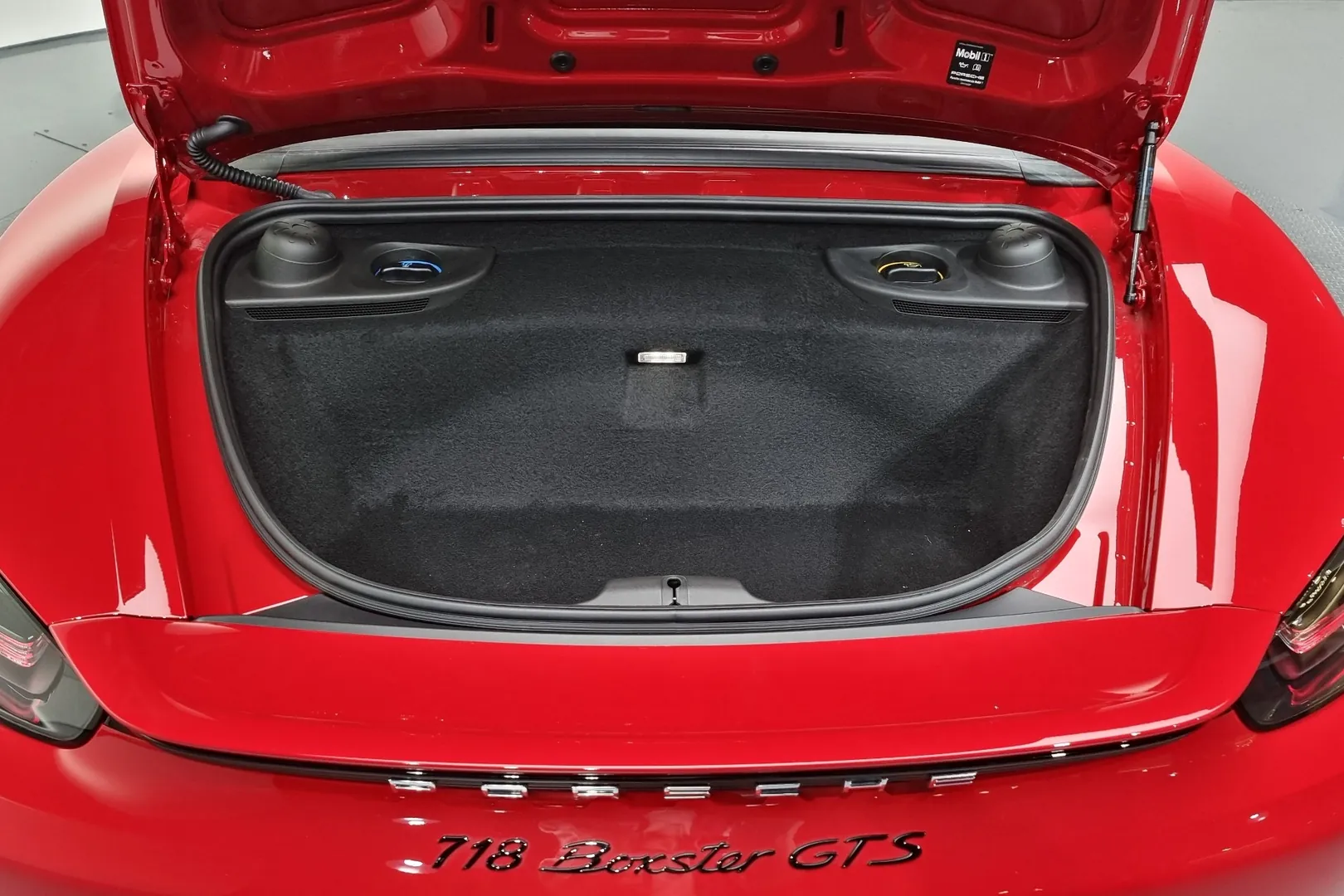 Доступен к заказу Porsche 718 Boxster 4.0 GTS 2024 4.0 л 400 л.с Бензин: Красный, коробка Автомат, привод Задний привод, осмотр и тест-драйв в Москве