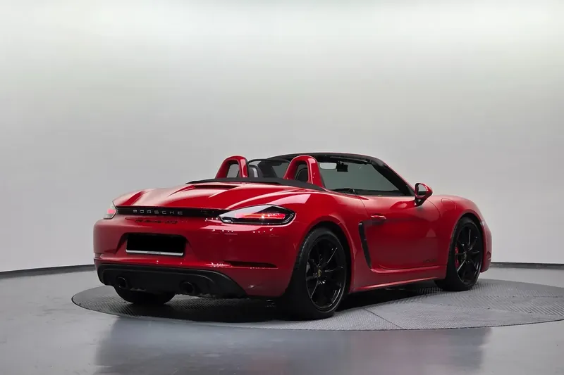 Заказать Porsche 718 Boxster 4.0 GTS 2024 4.0 л 400 л.с Бензин с пробегом 5 991 км, Автомат, Задний привод, цвет Красный, поставка из Германия, доставка по РФ 718 Boxster GTS - фото 3