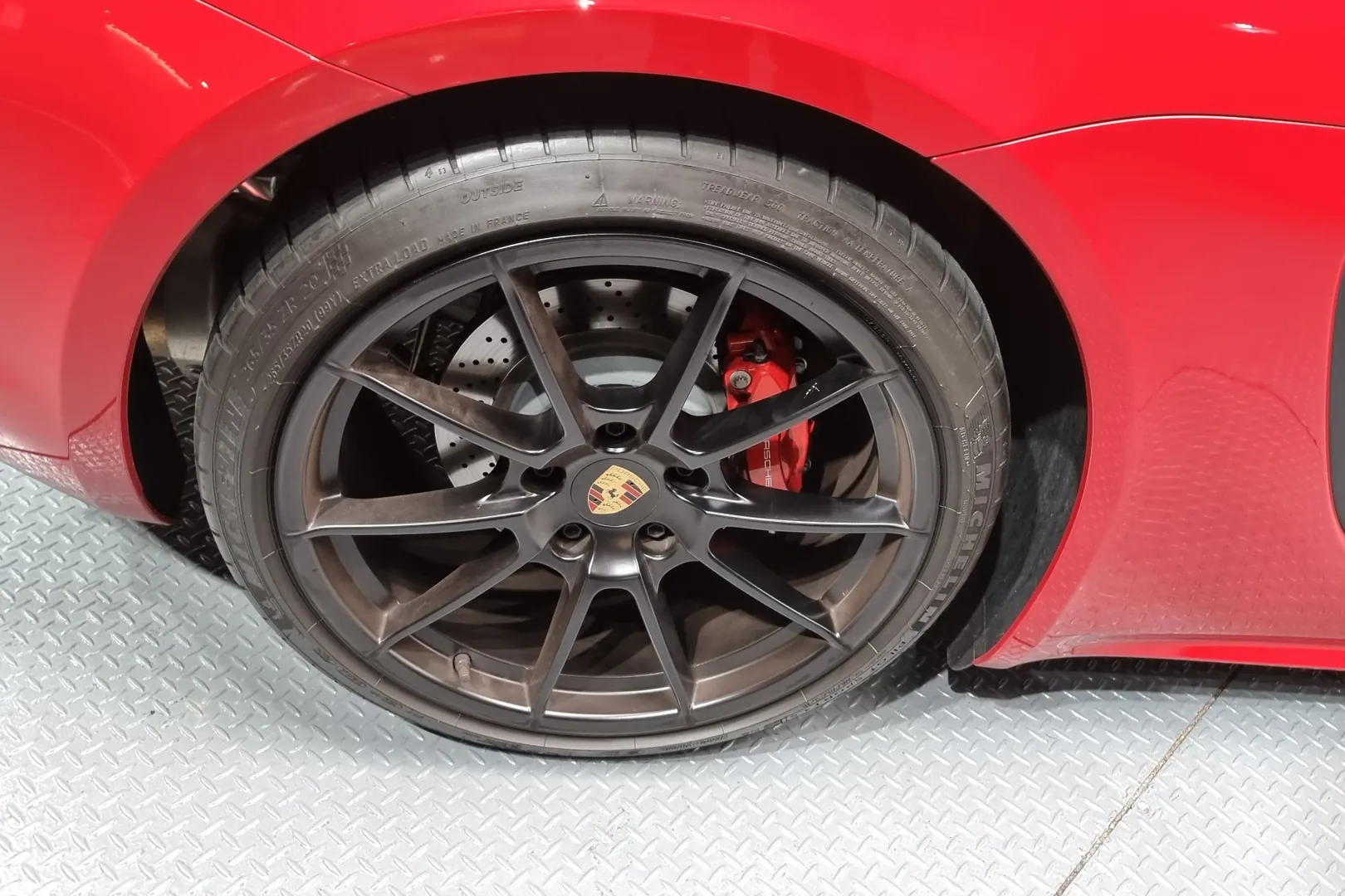 Porsche 718 Boxster 4.0 GTS 2024 4.0 л 400 л.с Бензин, пробег 5 991 км, цвет кузова Красный, тип трансмиссии Автомат, привод Задний привод, из Германия