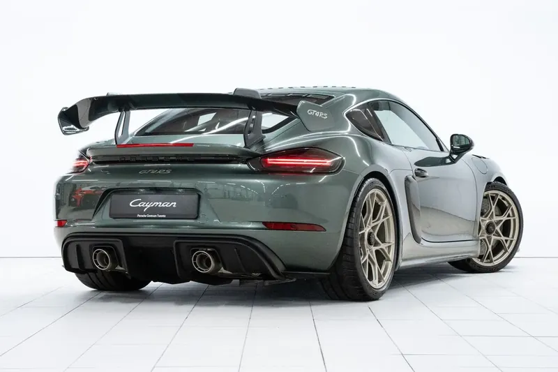 Заказать Porsche 718 Cayman GT4 RS 2026 4.0 л 500 л.с Бензин с пробегом 35 км, Автомат, Задний привод, цвет Зелёный, поставка из Нидерланды, доставка по РФ 718 Cayman GT4 RS - фото 3