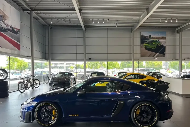 Porsche 718 Cayman GT4 RS 2026 4.0 л 500 л.с Бензин, новый авто, Задний привод, Автомат, цвет Синий, страна-производитель — Германия 718 Cayman GT4 RS - фото 2