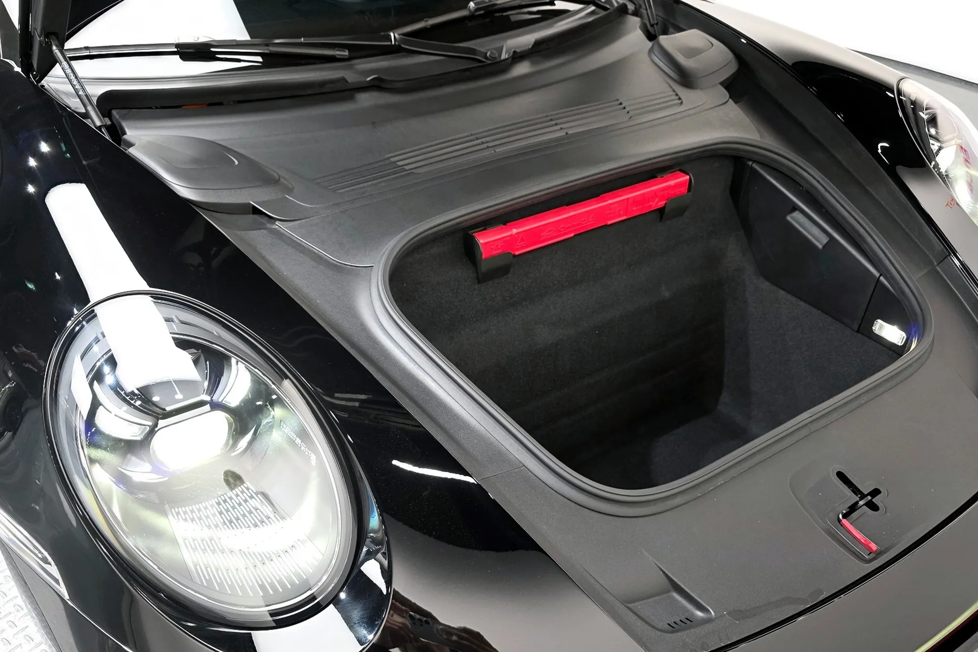 Новый Porsche 911 (992) Carrera 4 GTS 2024 3.6 л 541 л.с Бензин: Полный привод, Чёрный, коробка — Автомат, привезён из Германия, доставка по регионам