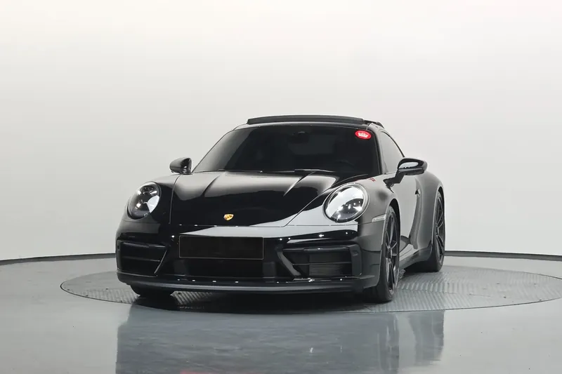 Заказать Porsche 911 (992) Carrera 4 GTS 2024 3.6 л 541 л.с Бензин с пробегом 3 821 км, Автомат, Полный привод, цвет Чёрный, поставка из Германия, доставка по РФ 911 Carrera 4 GTS - фото 3