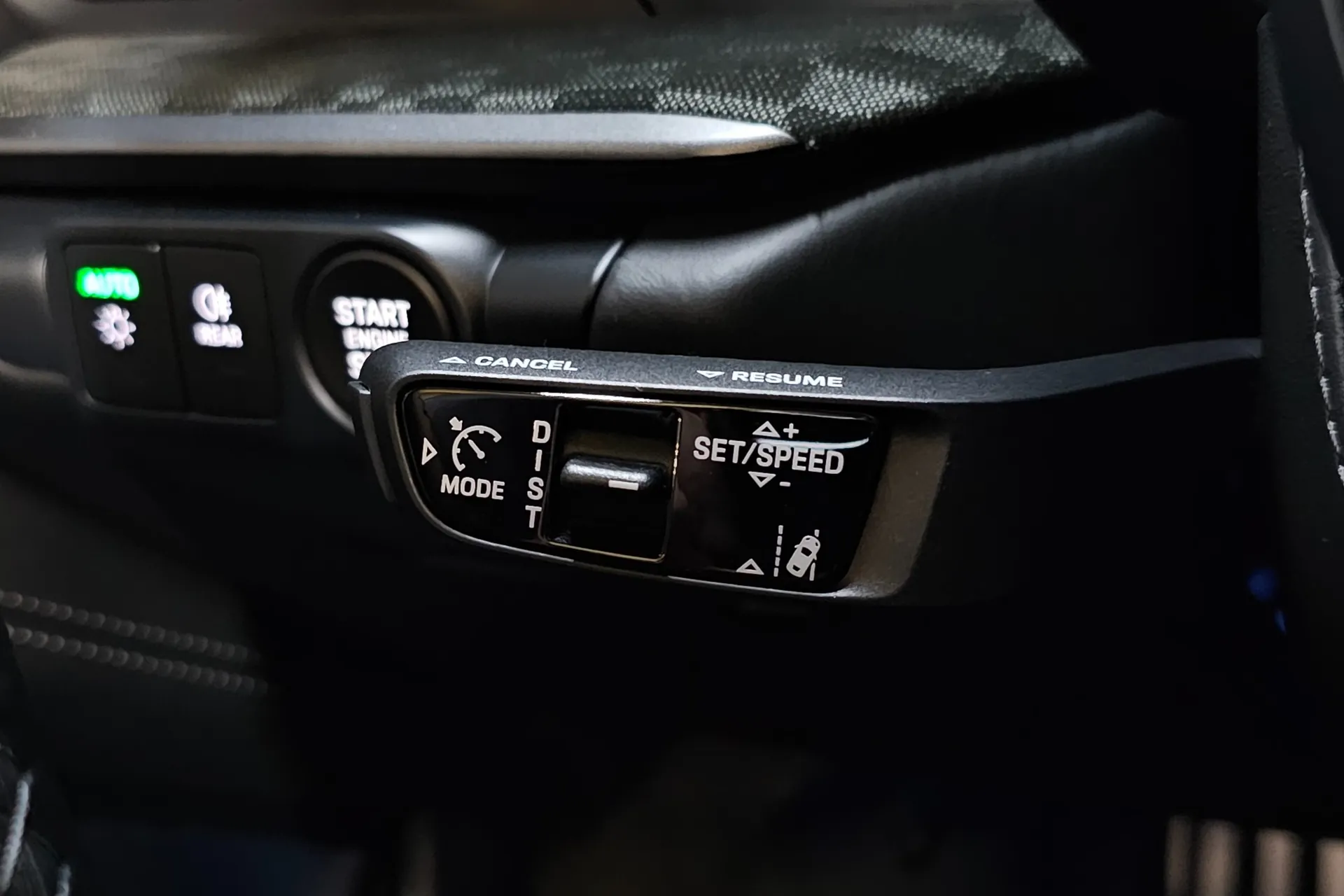 Новый Porsche 911 (992) Carrera GTS Cabriolet 2025 3.0 л 541 л.с Бензин в кузове Чёрный, коробка — Автомат, привод — Полный привод, страна производства — Германия