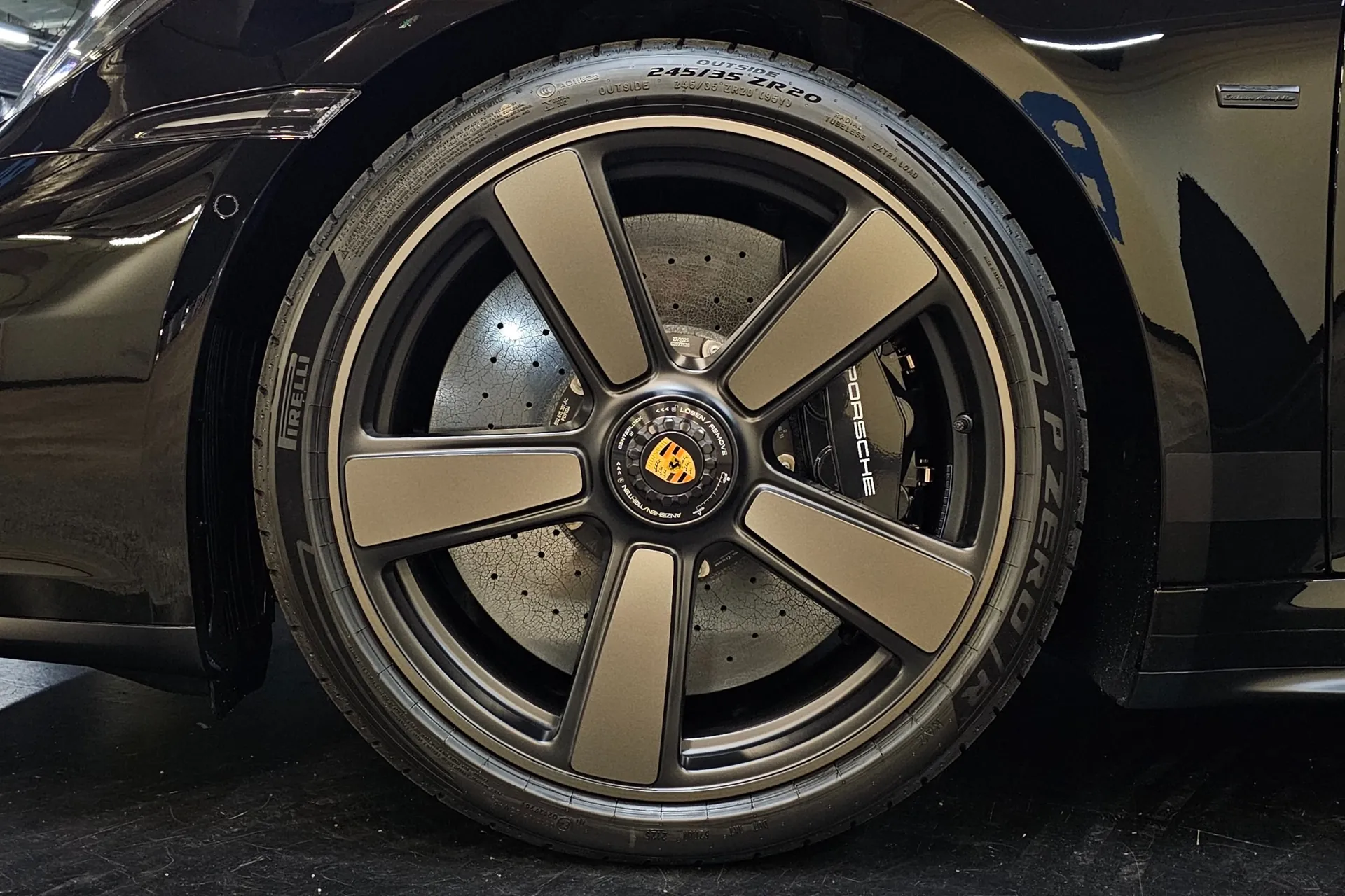 Официальная поставка Porsche 911 (992) Carrera GTS Cabriolet 2025 3.0 л 541 л.с Бензин, Чёрный, Автомат, Полный привод, привезён из Германия