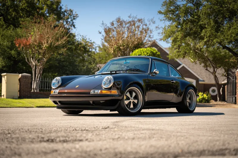 Porsche 911 Carrera 2 Coupe by Singer