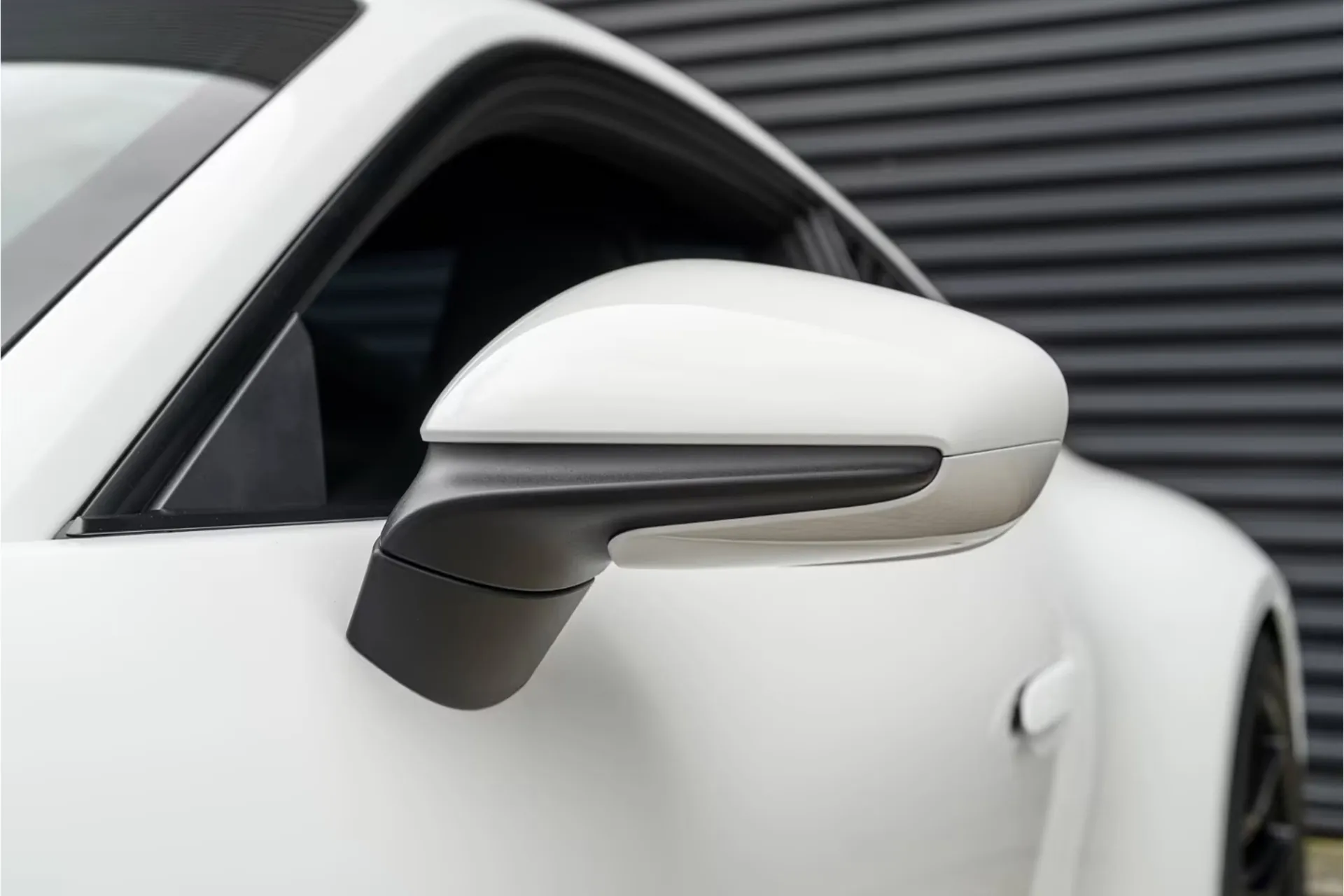 Купить Porsche 911 GT3 Touring (992) 2026 4.0 л 510 л.с Бензин с доставкой: пробег 10 км, Белый, Автомат, Задний привод, поставка из Германия