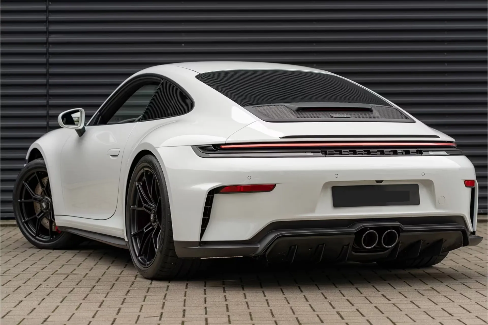 Заказать Porsche 911 GT3 Touring (992) 2026 4.0 л 510 л.с Бензин с пробегом 10 км, Автомат, Задний привод, цвет Белый, поставка из Германия, доставка по РФ