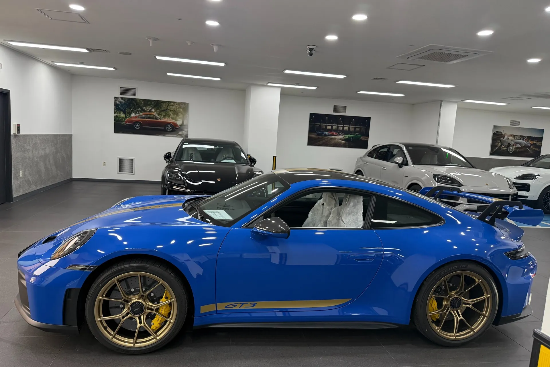 Новый Porsche 911 GT3 2025 4.0 л 510 л.с Бензин: Задний привод, Синий, коробка — Автомат, привезён из Германия, доставка по регионам