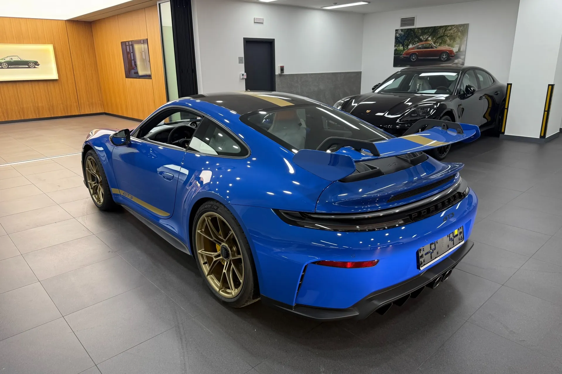 Выбор покупателей — Porsche 911 GT3 2025 4.0 л 510 л.с Бензин, пробег 398 км, Синий, привезён из Германия, доставка по РФ