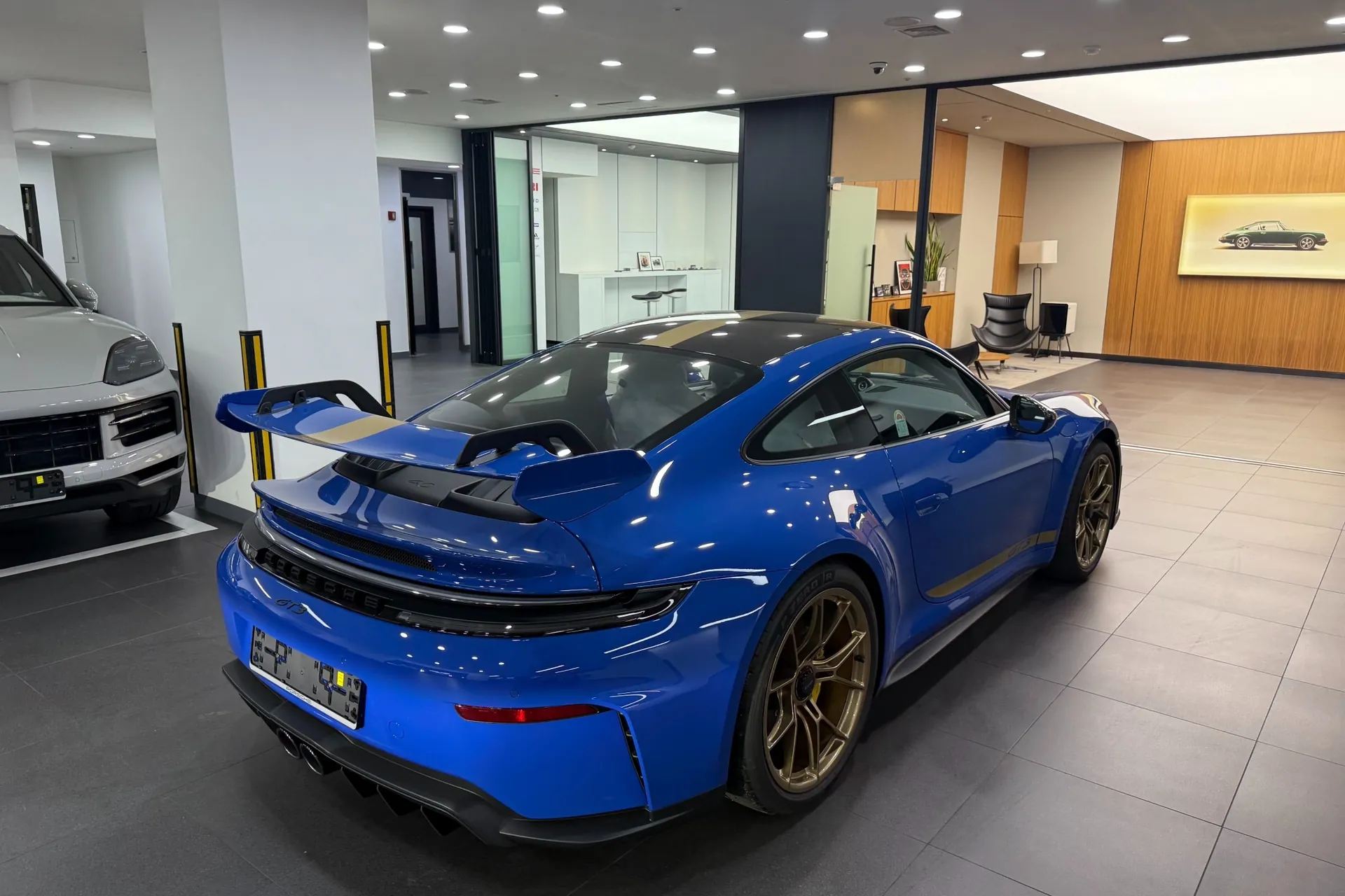 Купить Porsche 911 GT3 2025 4.0 л 510 л.с Бензин, Синий, Автомат, Задний привод — авто из Германия, с доставкой по всей России