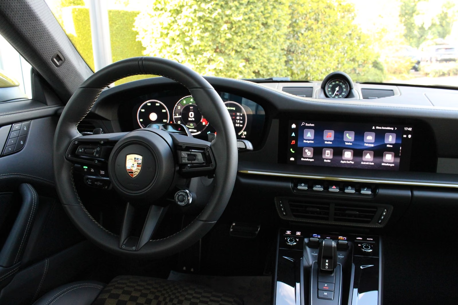 Porsche 911 Carrera GTS T-Hybrid Spirit 70 2026, зелёный, фото 24