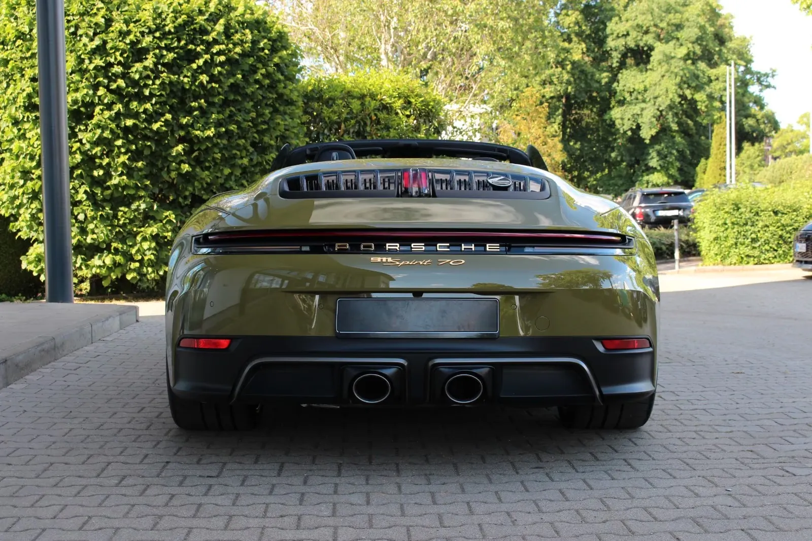 Новый Porsche 911 Carrera GTS T-Hybrid Spirit 70 2026 3.6 л 541 л.с Бензин: Задний привод, Зелёный, коробка — Автомат, привезён из Германия, доставка по регионам, фото 5