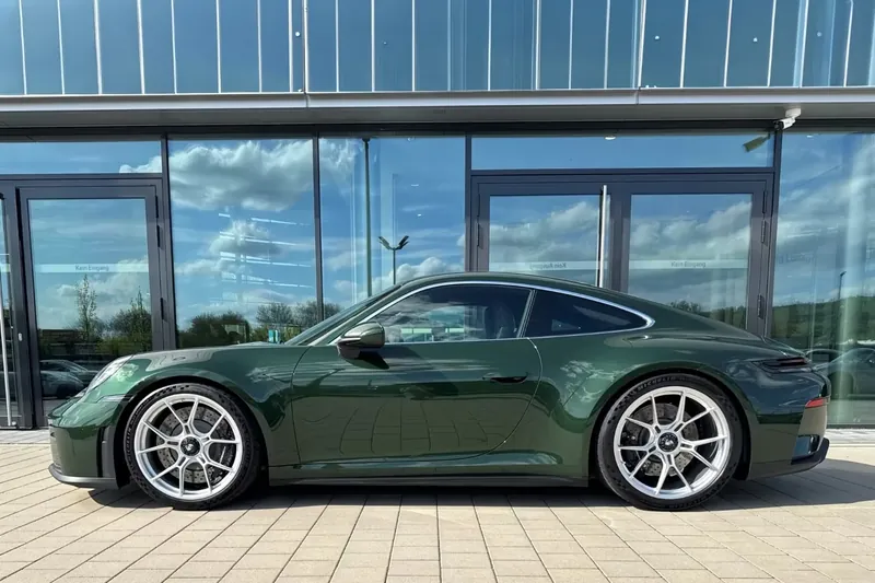 Porsche 911 GT3 Touring (992) 2026 4.0 л 510 л.с Бензин, новый авто, Задний привод, Автомат, цвет Зелёный, страна-производитель — Германия 911 GT3 Touring (992) - фото 2