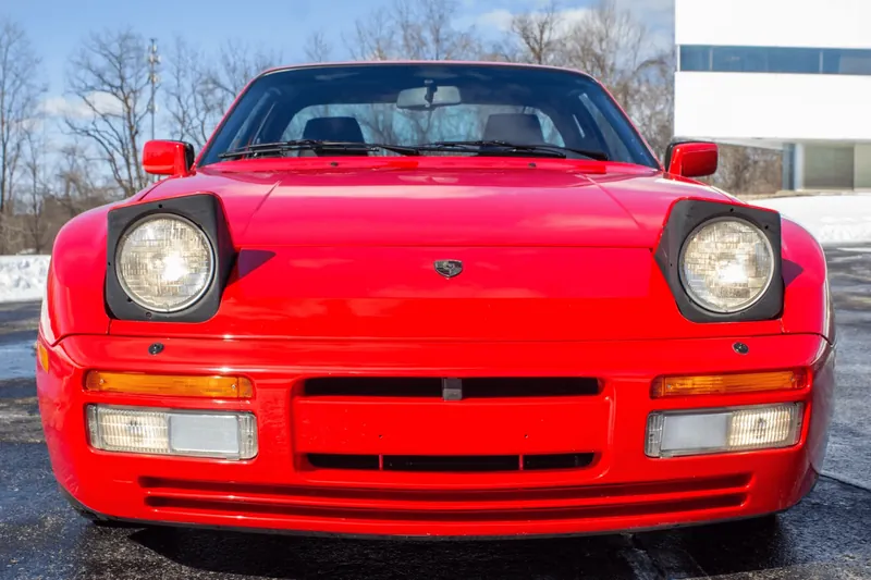 Заказать Porsche 944 Turbo 1986 2.5 л 220 л.с Бензин с пробегом 33 000 км, Механика, Задний привод, цвет Красный, поставка из США, доставка по РФ 944 Turbo — фото 2