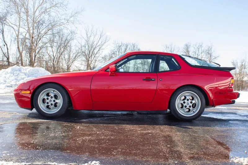 Купить Porsche 944 Turbo 1986 2.5 л 220 л.с Бензин, Красный, Механика, Задний привод — авто из США, с доставкой по всей России 944 Turbo — фото 3