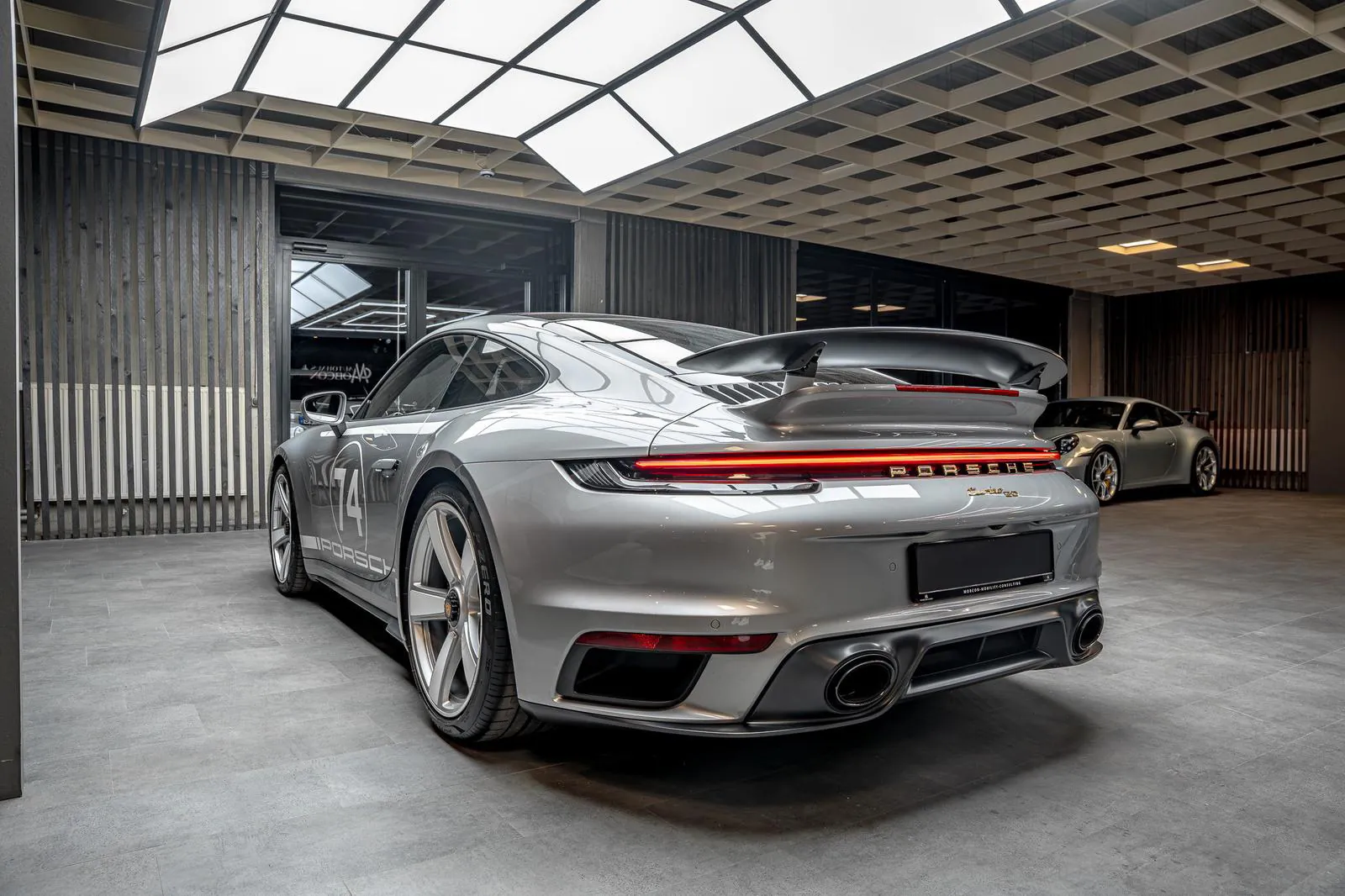 Новый Porsche 992 911 Turbo S 50 Jahre | Heritage | Limitiert 2026 3.7 л 650 л.с Бензин: Полный привод, Серебристый, коробка — Автомат, привезён из Германия, доставка по регионам