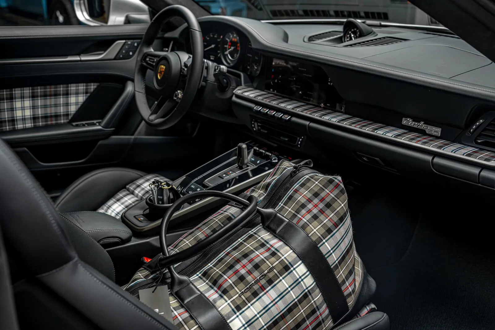 Porsche 992 911 Turbo S 50 Jahre | Heritage | Limitiert 2026 3.7 л 650 л.с Бензин, пробег 27 км, Серебристый, Полный привод, Автомат, авто из Германия, доставка по РФ