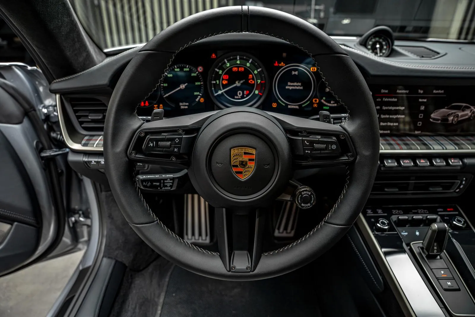 Выбор покупателей — Porsche 992 911 Turbo S 50 Jahre | Heritage | Limitiert 2026 3.7 л 650 л.с Бензин, пробег 27 км, Серебристый, привезён из Германия, доставка по РФ