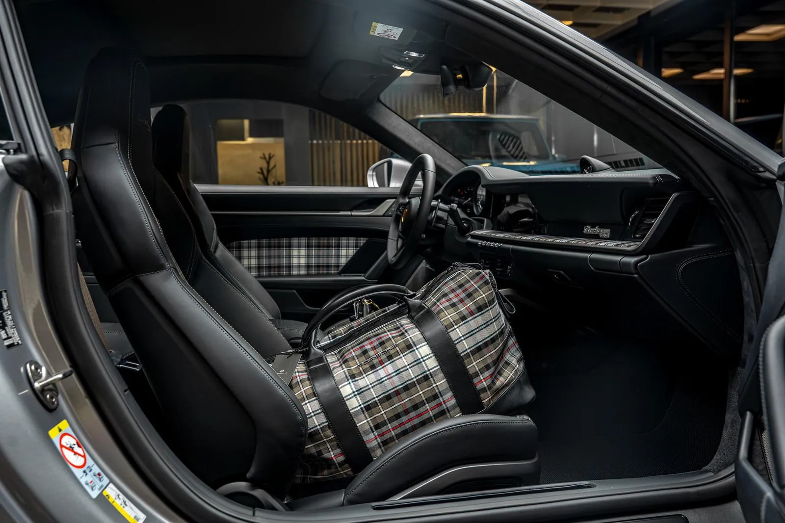 Новый Porsche 992 911 Turbo S 50 Jahre | Heritage | Limitiert 2026 3.7 л 650 л.с Бензин в кузове Серебристый, коробка — Автомат, привод — Полный привод, страна производства — Германия