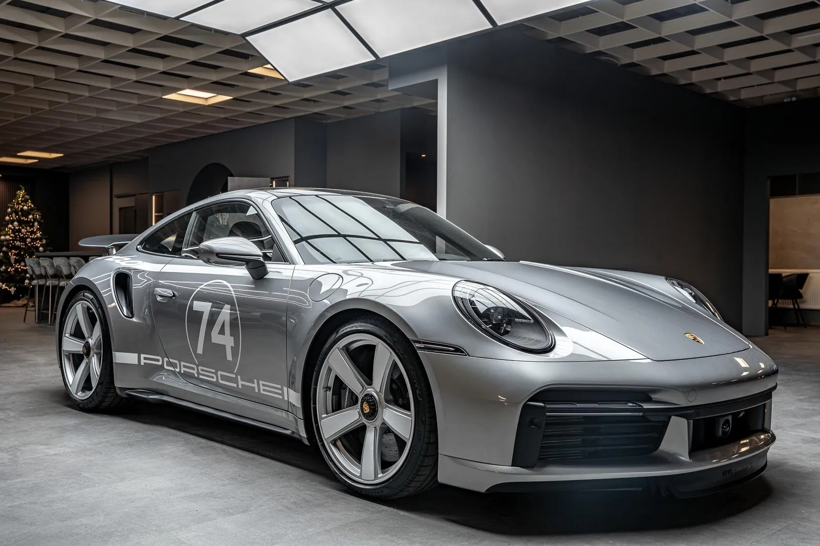 Заказать Porsche 992 911 Turbo S 50 Jahre | Heritage | Limitiert 2026 3.7 л 650 л.с Бензин с пробегом 27 км, Автомат, Полный привод, цвет Серебристый, поставка из Германия, доставка по РФ