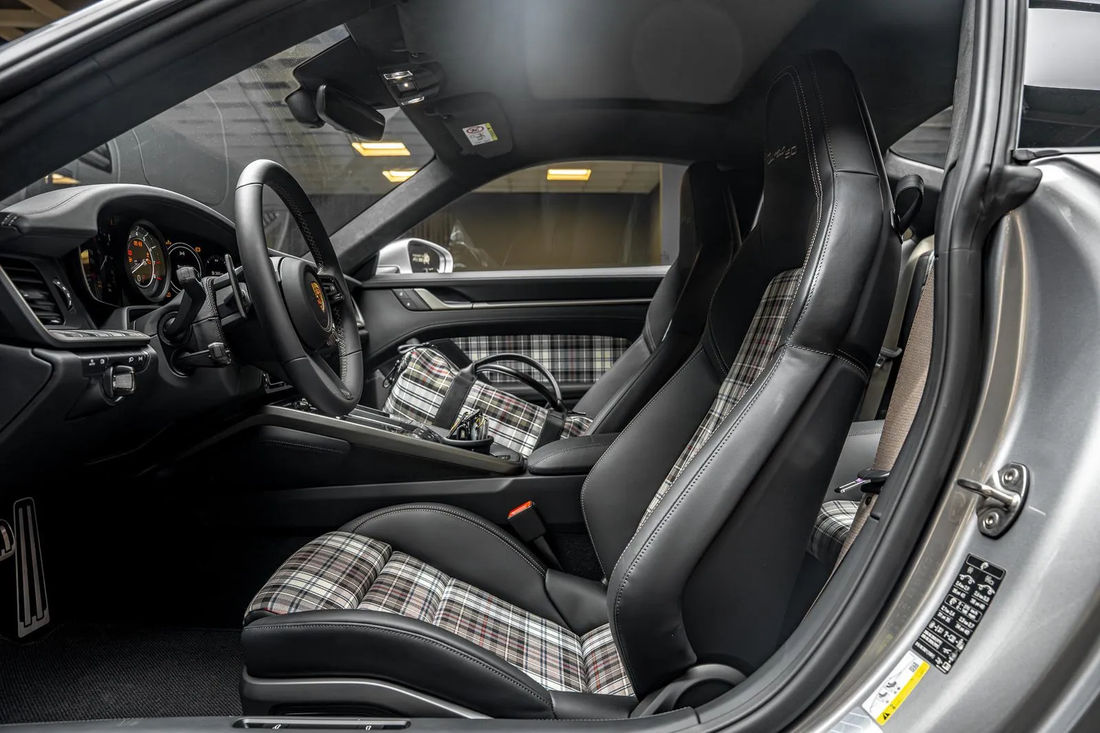 Заказать Porsche 992 911 Turbo S 50 Jahre | Heritage | Limitiert 2026 3.7 л 650 л.с Бензин, Серебристый, Полный привод, Автомат — поставка из Германия, доставка по России и СНГ