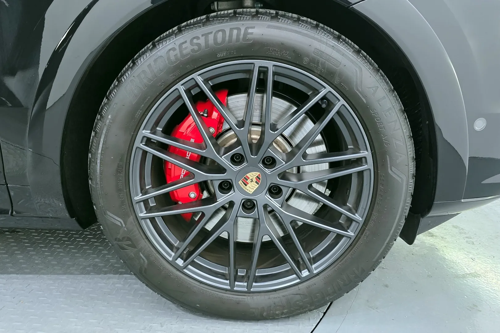 Porsche Cayenne 4.0 GTS Coupe 2025 4.0 л 500 л.с Бензин, пробег 5 004 км, цвет кузова Чёрный, тип трансмиссии Автомат, привод Полный привод, из Германия