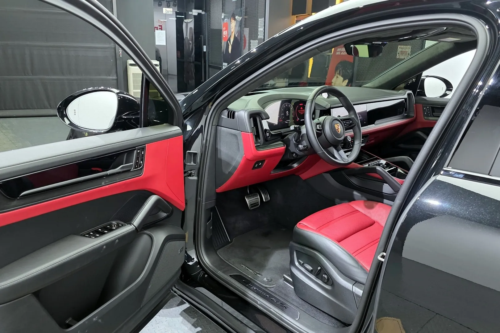 Выбор покупателей — Porsche Cayenne 4.0 GTS Coupe 2025 4.0 л 500 л.с Бензин, пробег 5 004 км, Чёрный, привезён из Германия, доставка по РФ