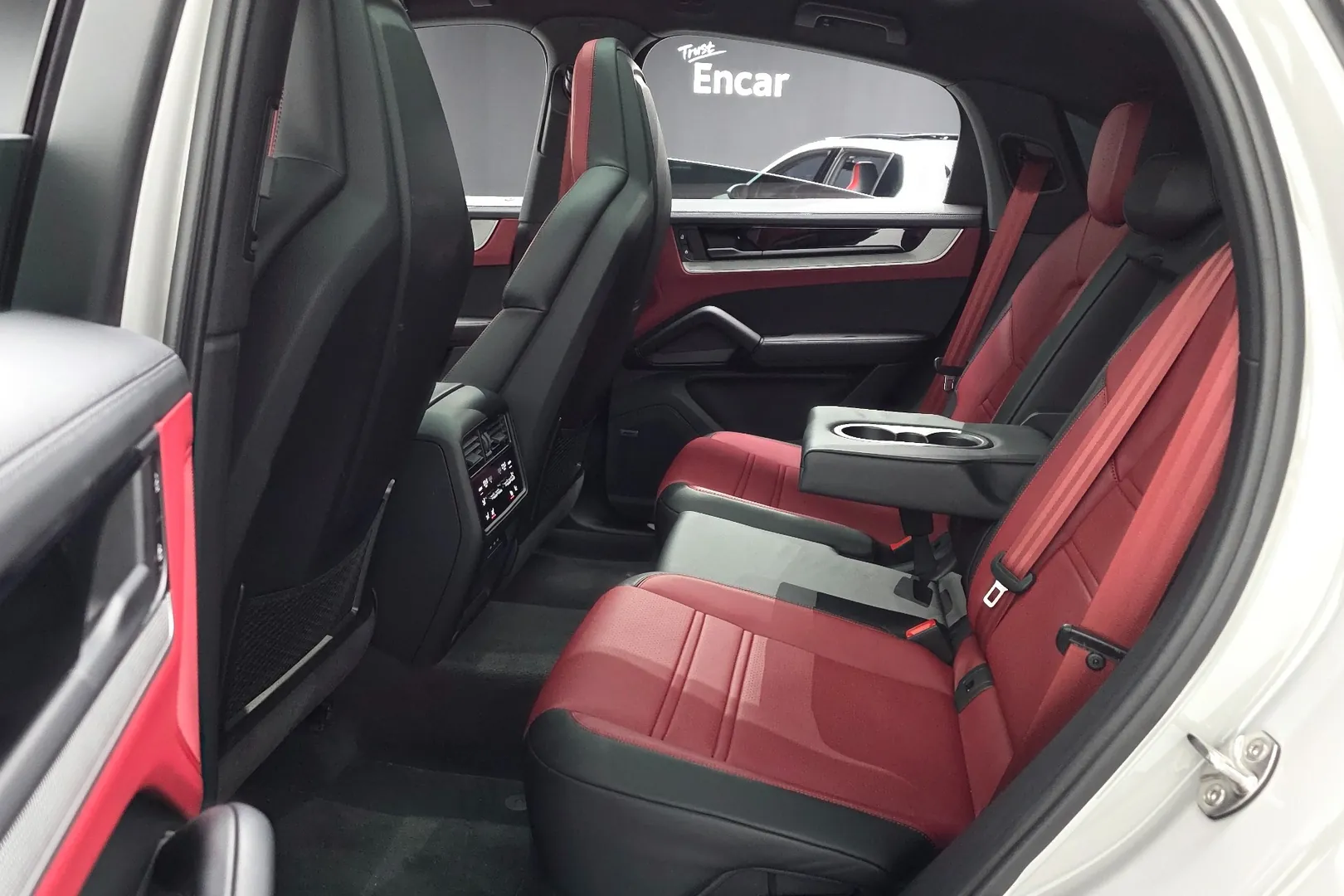 Надёжный Porsche Cayenne E-Hybrid Coupe 2025 3.0 л 470 л.с Гибрид с двигателем 3,0 л, Серый, пробег 5 892 км, Автомат, поставка из Германия