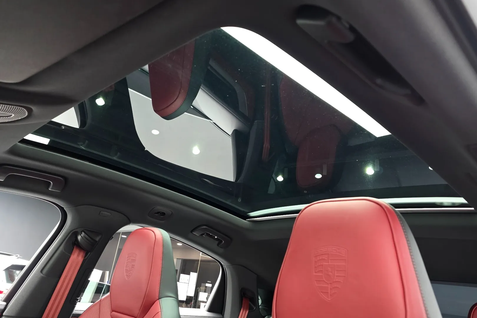 Автомобиль Porsche Cayenne E-Hybrid Coupe 2025 3.0 л 470 л.с Гибрид, Серый, пробег 5 892 км, производство — Германия, доставка по РФ