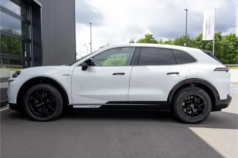 Porsche Cayenne Electric Turbo 2026 0.0 л 1156 л.с Электричество, новый авто, Полный привод, Автомат, цвет Белый, страна-производитель — Германия Cayenne Electric Turbo - фото 2