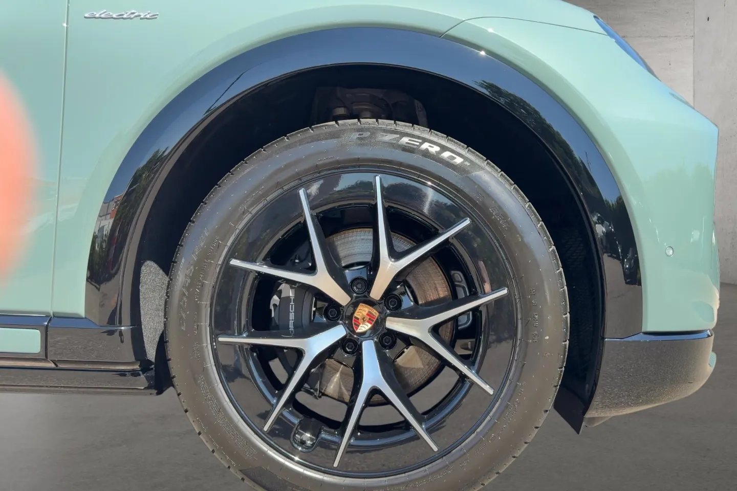 Заказать Porsche Cayenne Electric 2026 0.0 л 442 л.с Электричество, Зелёный, Полный привод, Автомат — поставка из Германия, доставка по России и СНГ, фото 10