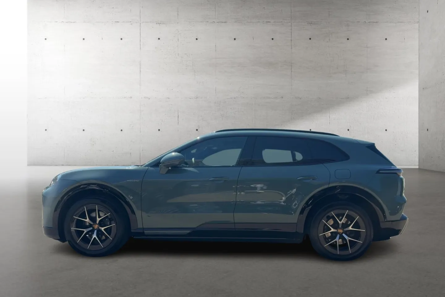 Porsche Cayenne Electric 2026 0.0 л 442 л.с Электричество, новый авто, Полный привод, Автомат, цвет Зелёный, страна-производитель — Германия, фото 1