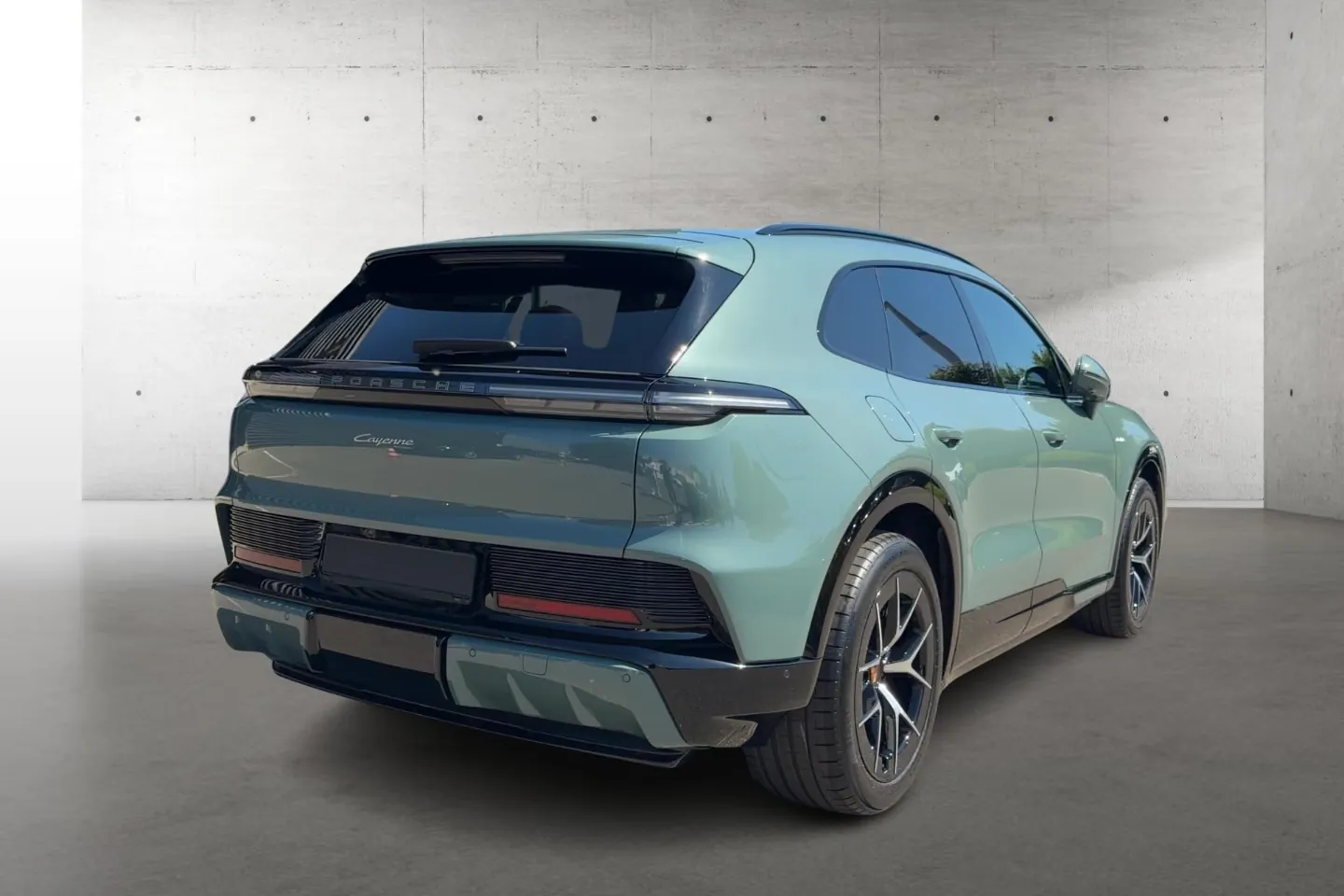 Porsche Cayenne Electric 2026 0.0 л 442 л.с Электричество в продаже: Зелёный, Автомат, Полный привод, страна-производитель — Германия, доставка по РФ, фото 4