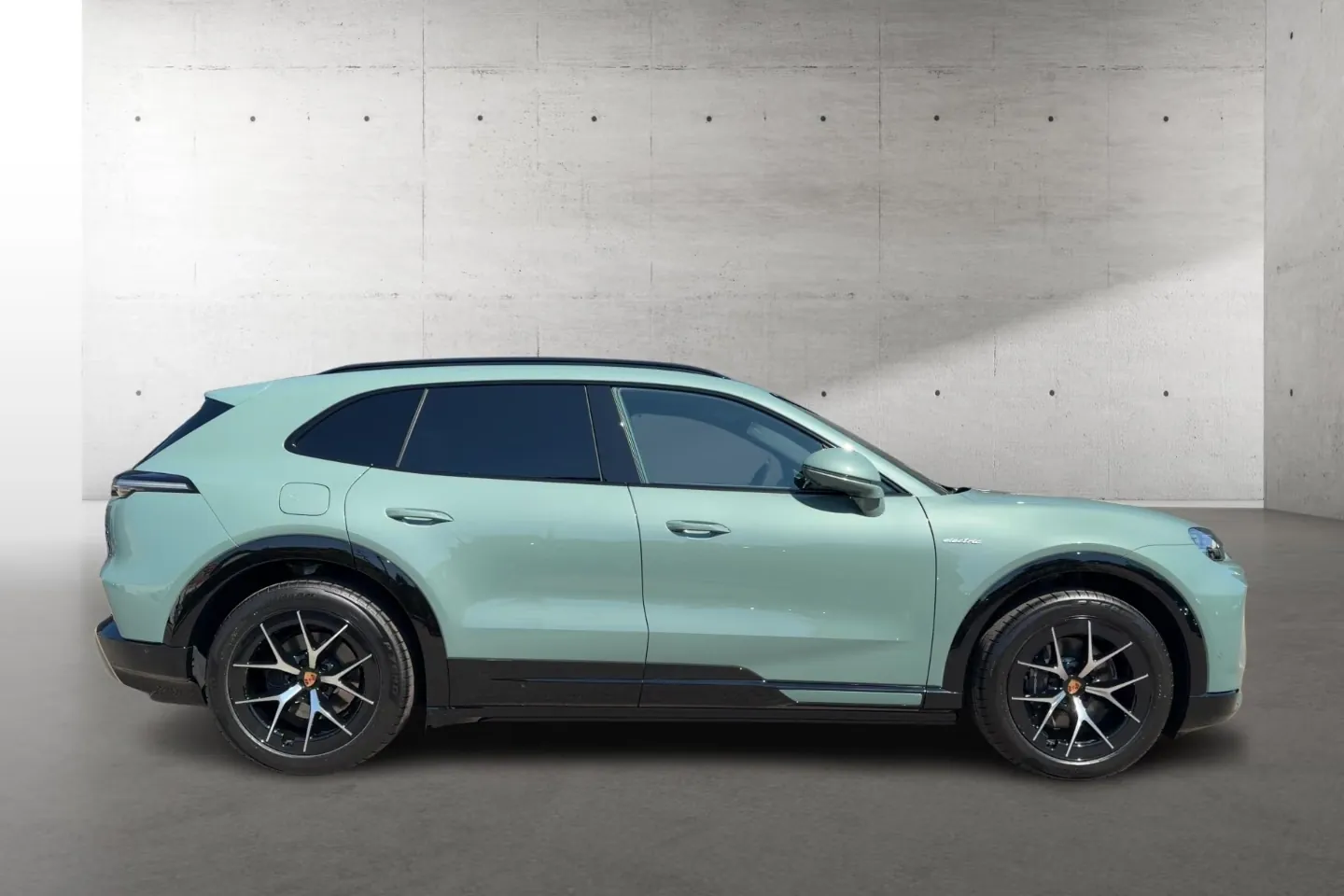 Новый Porsche Cayenne Electric 2026 0.0 л 442 л.с Электричество: Полный привод, Зелёный, коробка — Автомат, привезён из Германия, доставка по регионам, фото 5