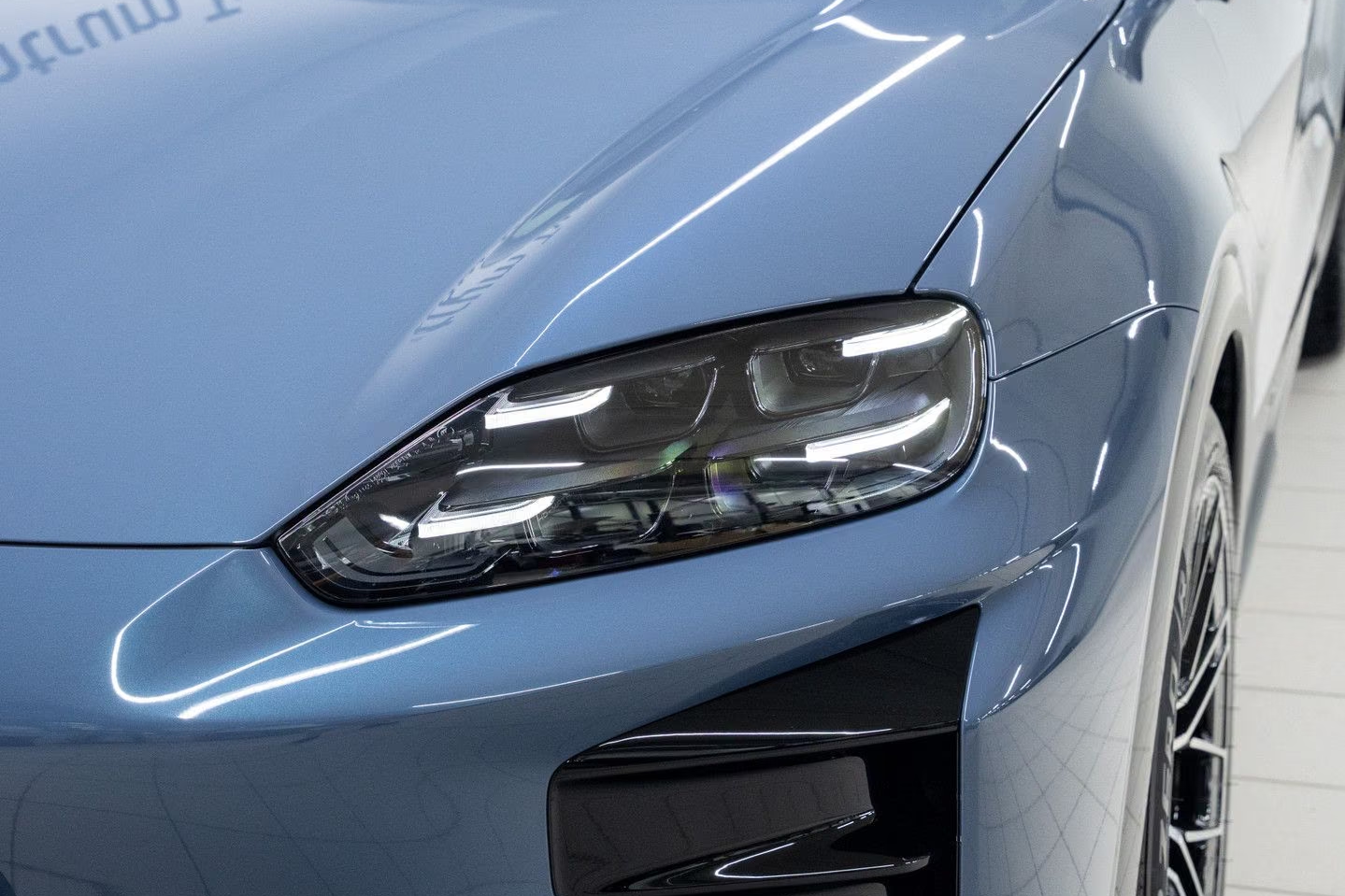 Заказать Porsche Cayenne Electric Turbo 2026 0.0 л 1156 л.с Электричество, Синий, Полный привод, Автомат — поставка из Германия, доставка по России и СНГ, фото 10