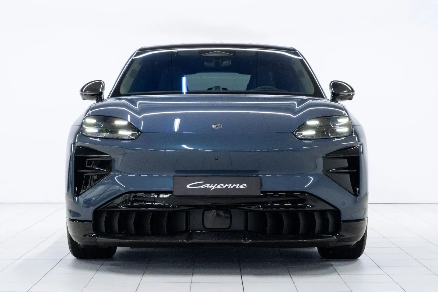 Porsche Cayenne Electric Turbo 2026 0.0 л 1156 л.с Электричество, новый авто, Полный привод, Автомат, цвет Синий, страна-производитель — Германия Cayenne Electric Turbo - фото 2