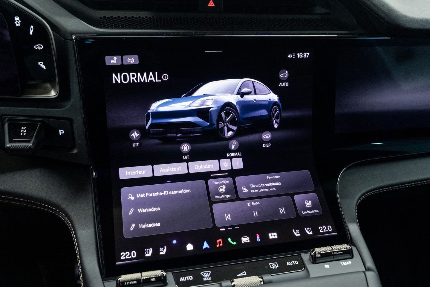 Porsche Cayenne Electric Turbo 2026, синий, фото 24