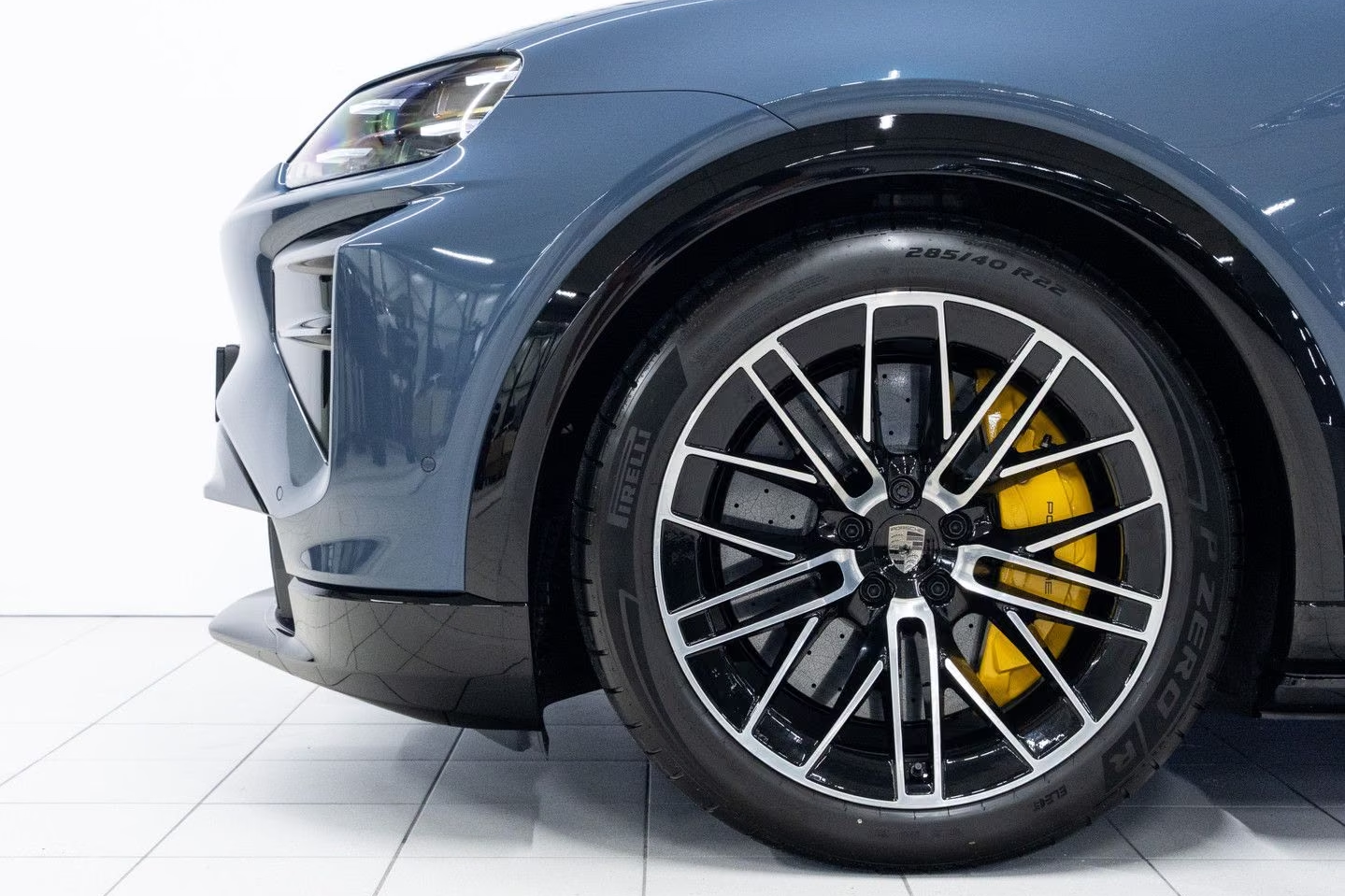Новый Porsche Cayenne Electric Turbo 2026 0.0 л 1156 л.с Электричество: Полный привод, Синий, коробка — Автомат, привезён из Германия, доставка по регионам, фото 5